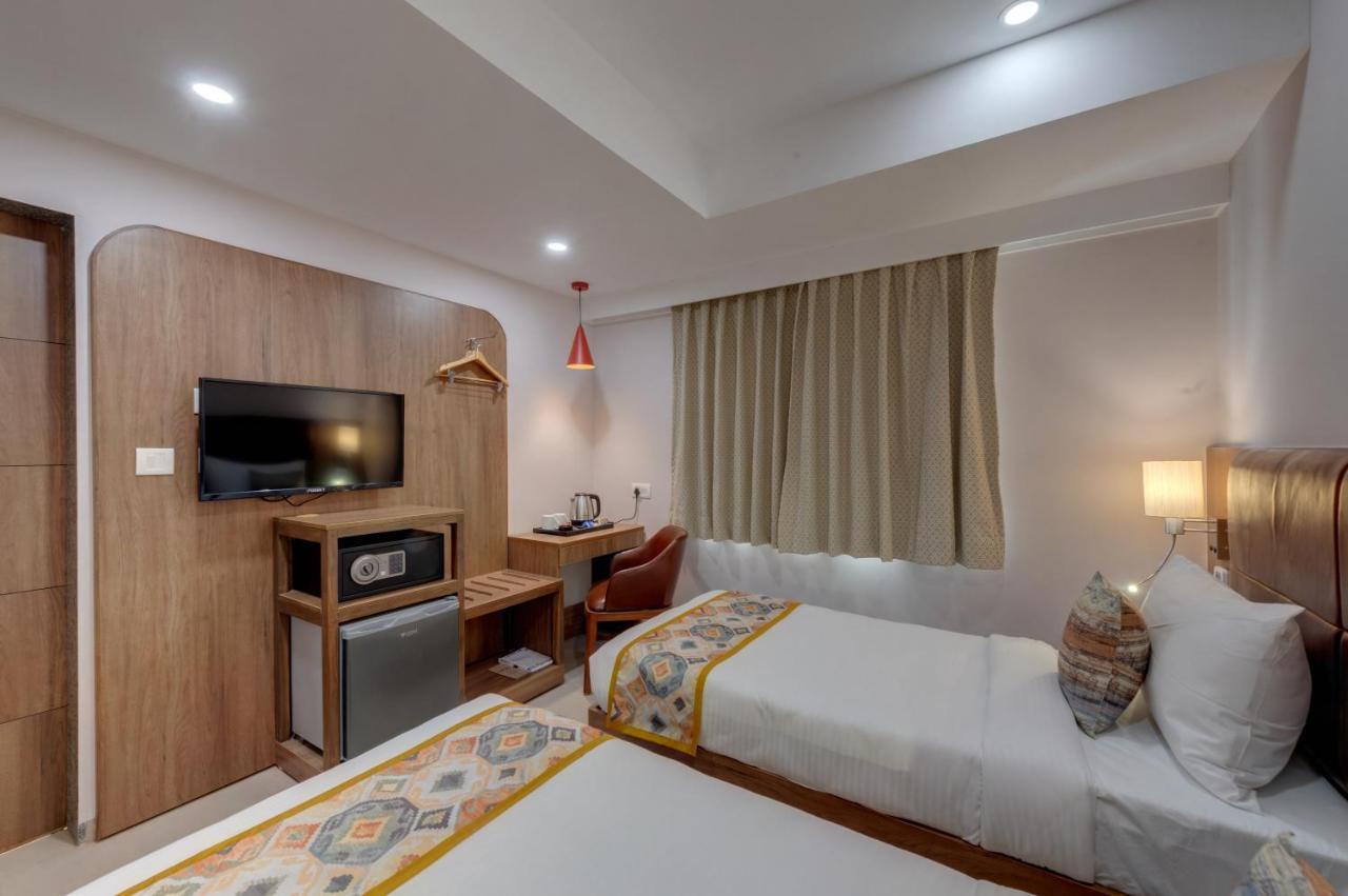 The Beacon Hotel 바도다라 외부 사진